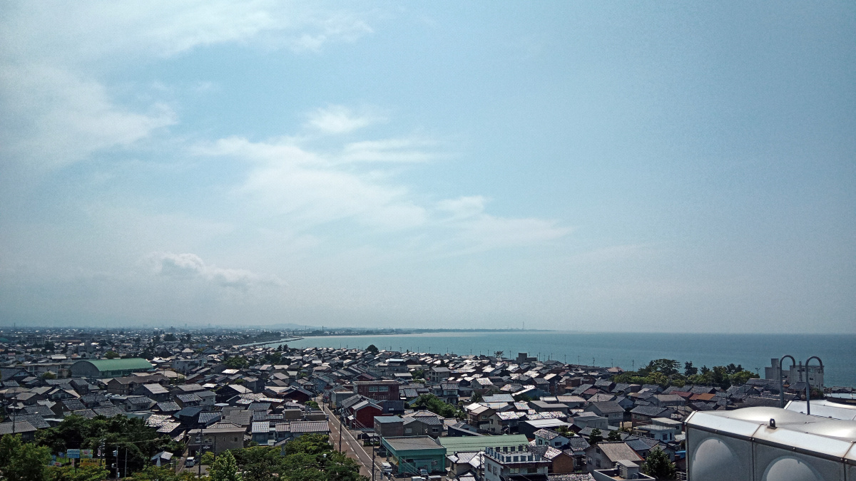 あいらぶ湯（屋上）から眺めた富山湾