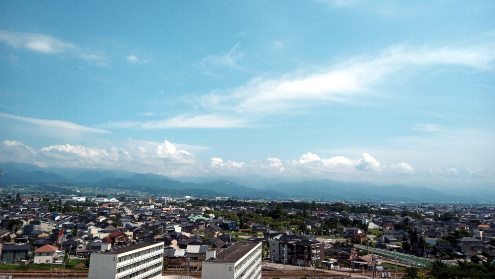 あいらぶ湯山側から立山連峰